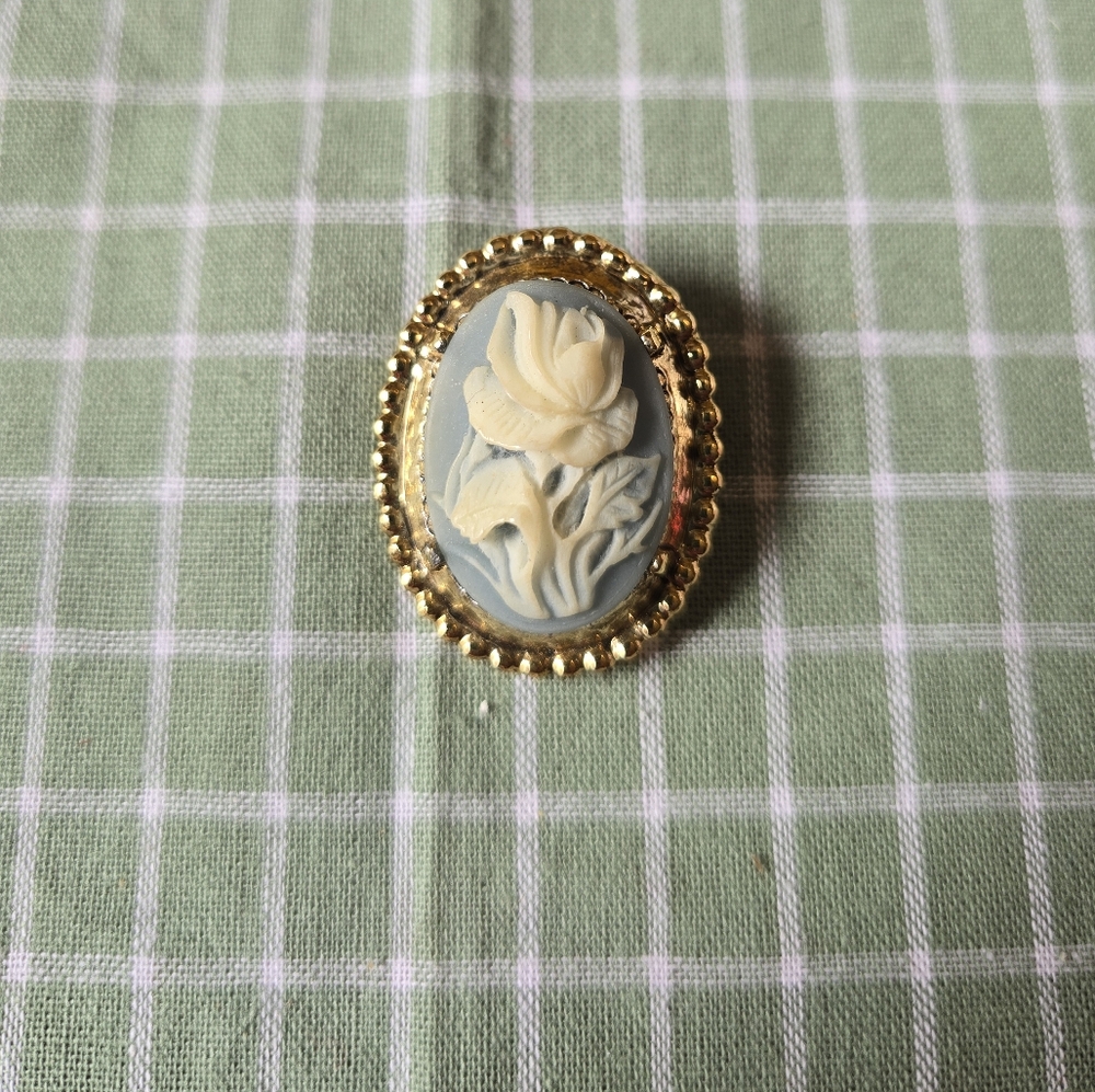 Rose Cameo Pin